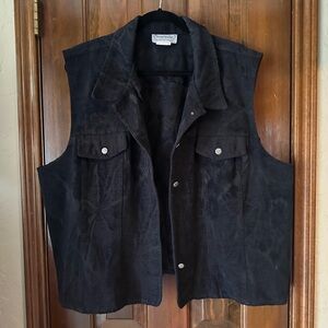 Women’s Black Snap-Front Vest - Classic Collared Style